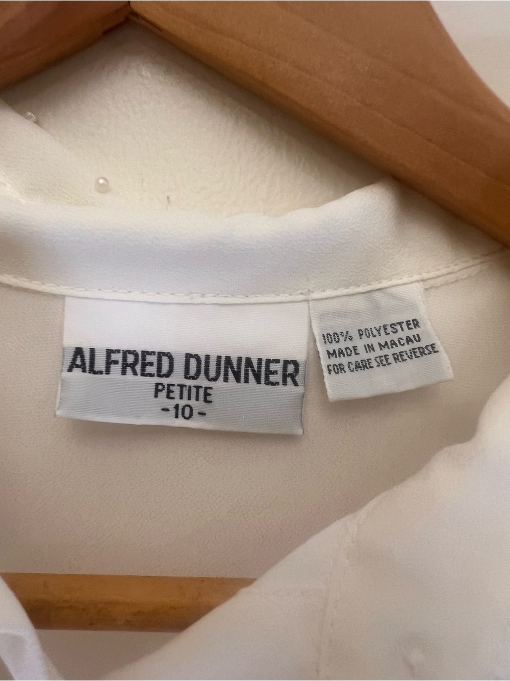 Alfred Dunner Petite Pearl Collar Blouse White Button Up Preppy Chic - Picture 7 of 11